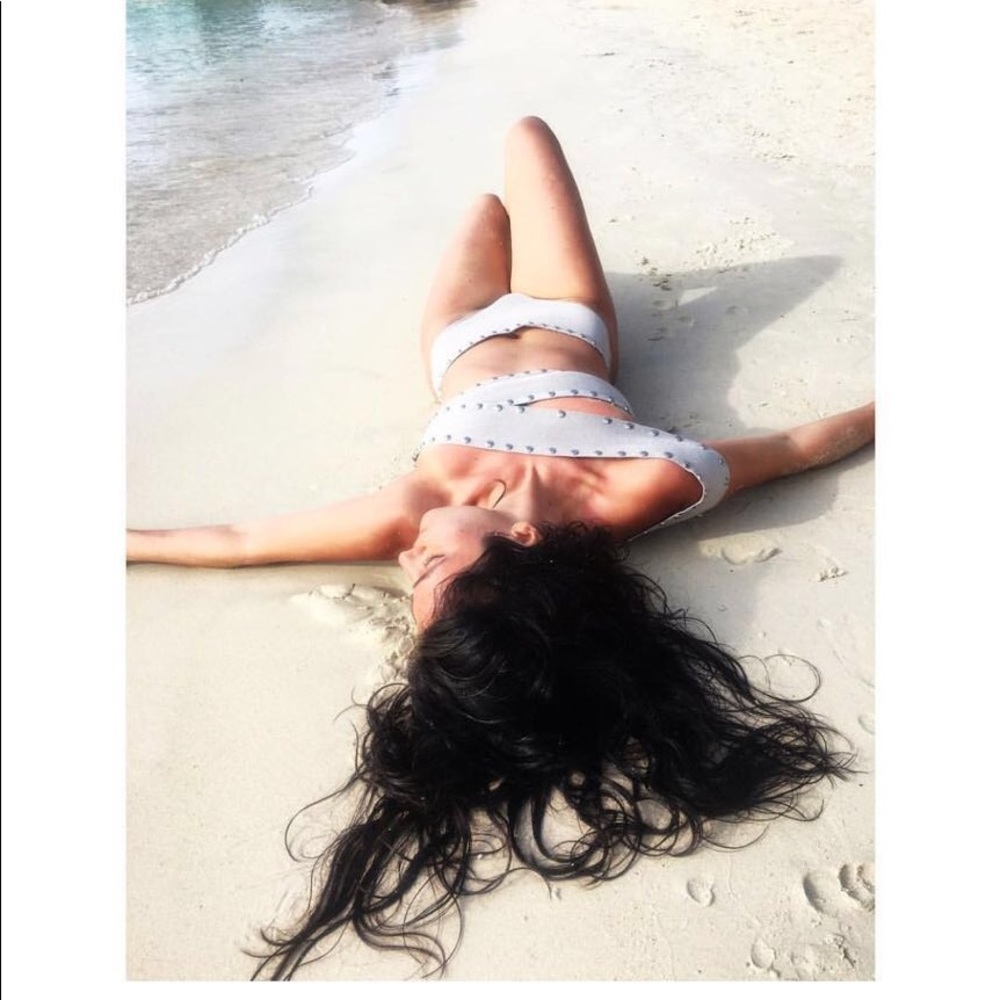 One-shoulder studded Bikini Set 👙☀️💯